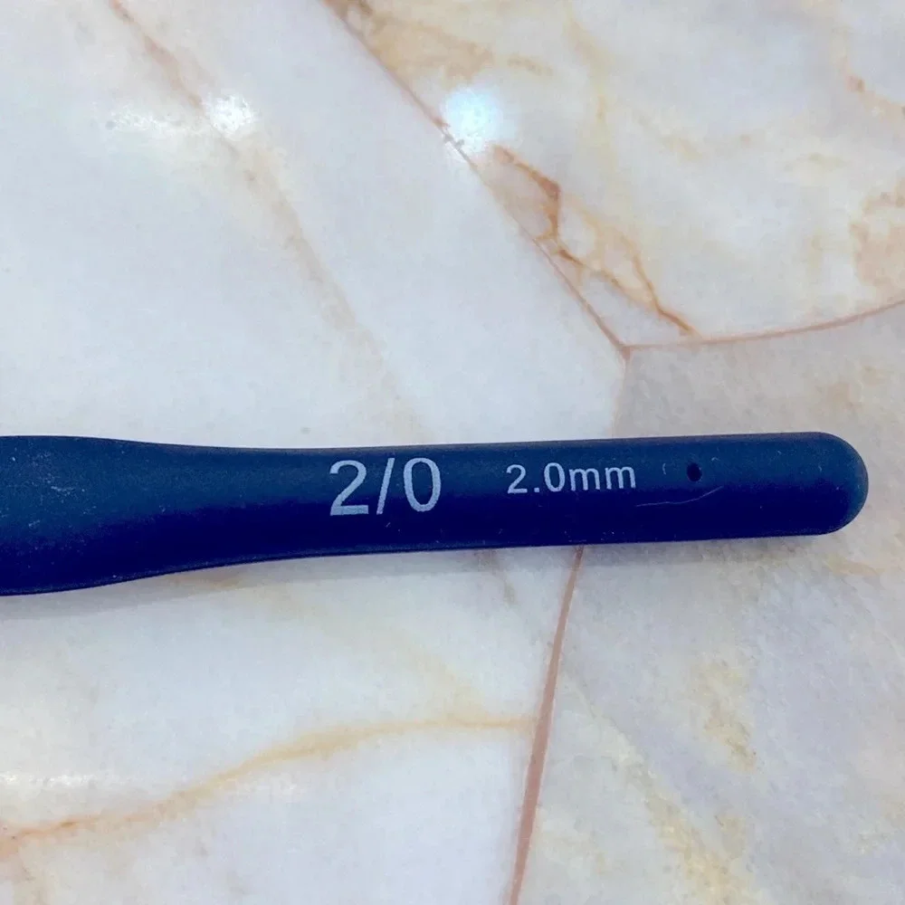Crochet‎ Needle Black 2.0 mm